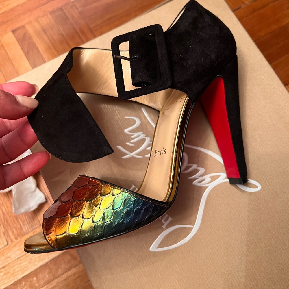 Christian Louboutin heel snake shoes Italy Size 38 . 100% Authentic multi color